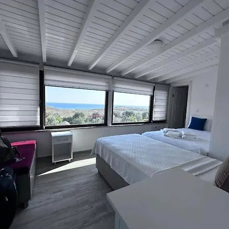 Hotel Yalica With The Sea View